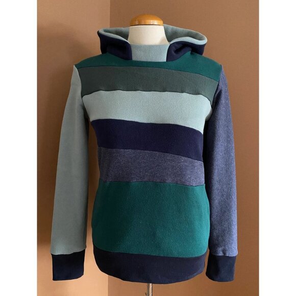 Ocean Oasis Hoodie Upcycled with Pockets Sweatshirt One-Of-A-Kind MungoCrafts - Picture 5 of 6